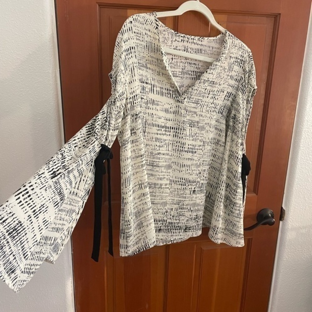 Ivanka Trump blouse — split shoulder, trumpet sleeve - Picture 3 of 7